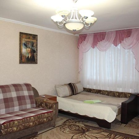 Kak V Gostinice Hadiach Exterior foto